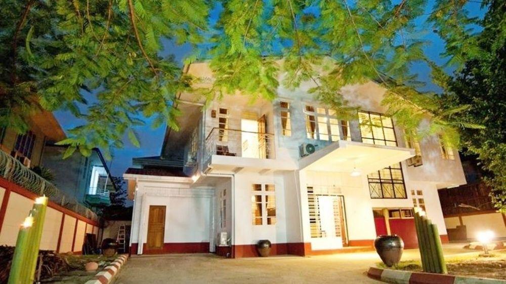 Thanlwin Guesthouse Yangón Exterior foto