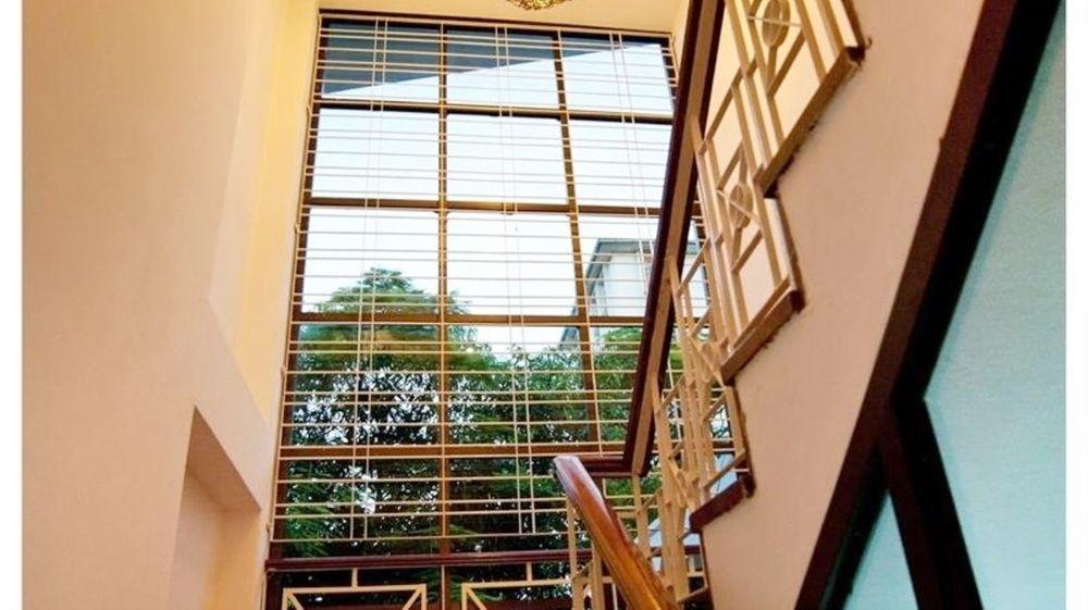 Thanlwin Guesthouse Yangón Exterior foto