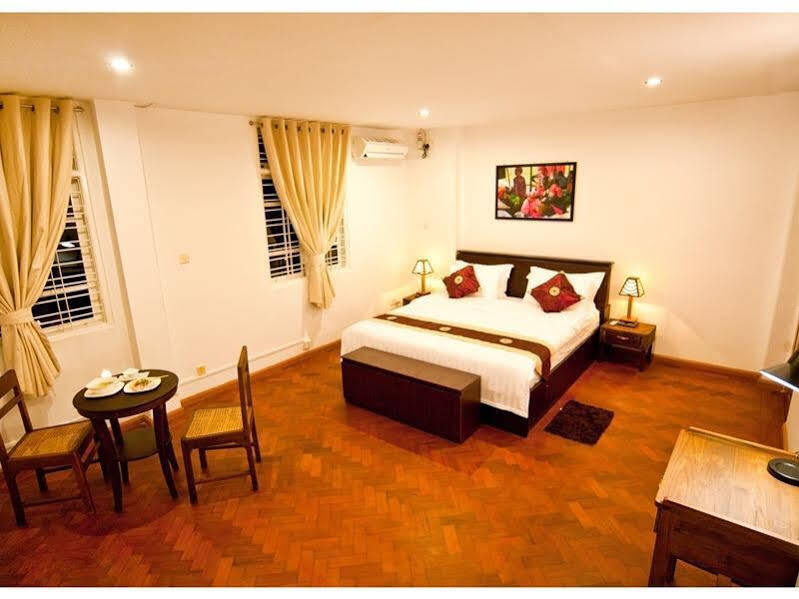 Thanlwin Guesthouse Yangón Exterior foto